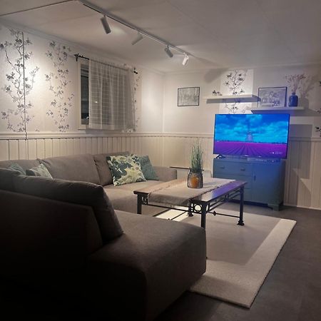 Hoda Apartment - Cozy Central Apartment With Free Parking 莱克内斯 外观 照片